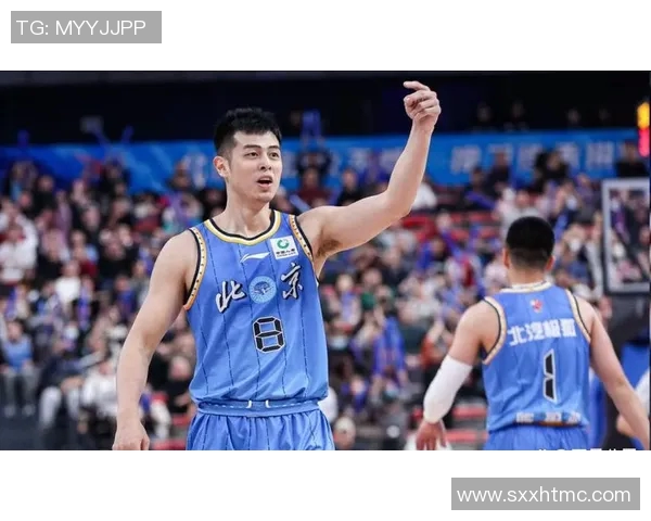 方硕的篮球之路：从青涩少年到职业赛场的璀璨星光