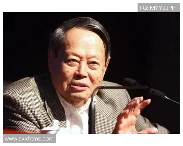 韩硕的成长之路：从平凡少年到篮球场上的璀璨明星