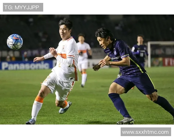 大宫松鼠与冈山绿雉的激烈对决展现足球魅力与团队精神