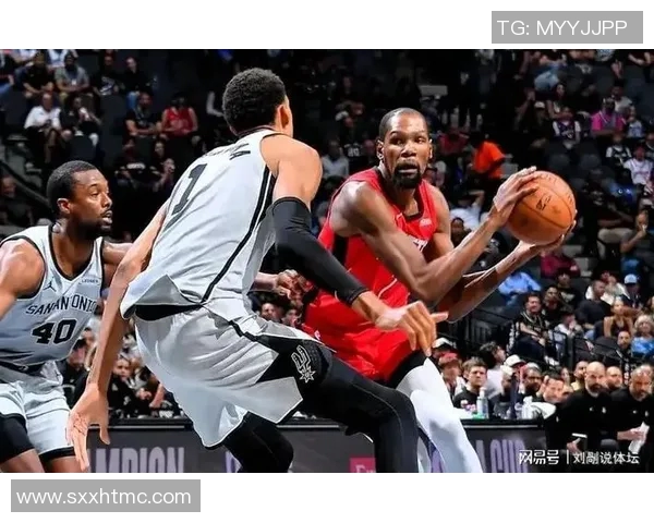 马刺与火箭激战至最后时刻马刺以110比108险胜对手 马刺与火箭激战至最后时刻马刺以110比108险胜对手