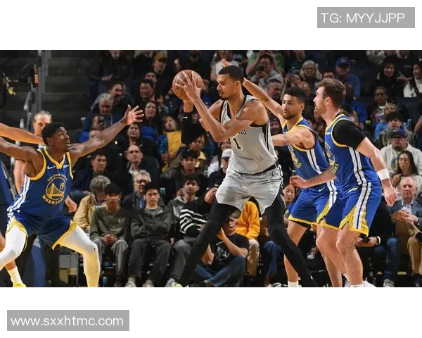 勇士与马刺精彩对决录像回顾10月26日比赛全程分析与亮点集锦 勇士与马刺精彩对决录像回顾10月26日比赛全程分析与亮点集锦