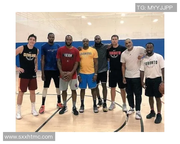 火箭队与快船队第三场激战回顾球员表现与战术分析全景呈现 火箭队与快船队第三场激战回顾球员表现与战术分析全景呈现