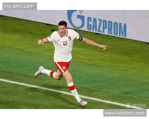 莱万再创辉煌带领球队冲击冠军梦想展现无与伦比的足球天赋与领导力